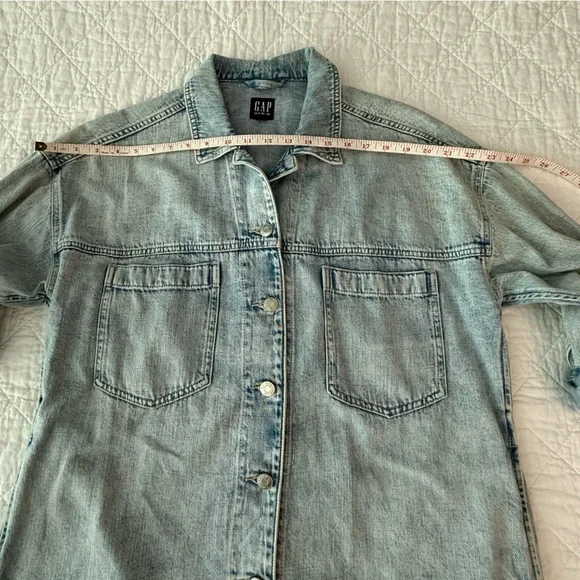 GAP Women's Faded Blue Jean Jacket - Picture 7 of 11